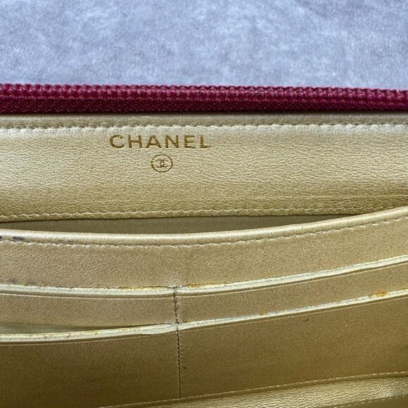 Chanel Camelia Embossed Pink Leather Zippy Wallet - Picture 11 of 15